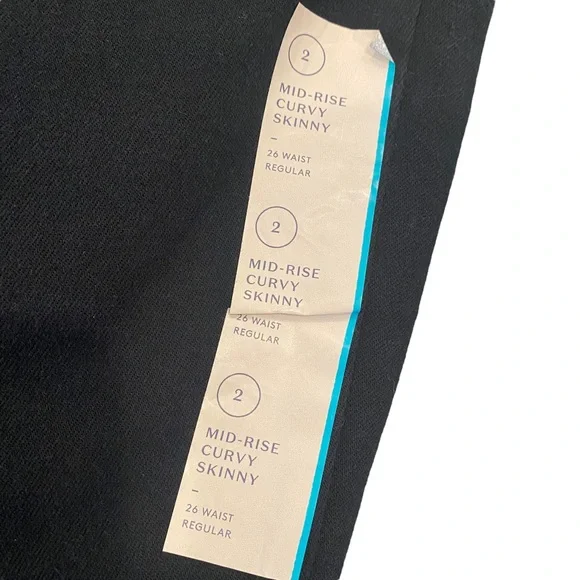Universal Thread NWT Mid-Rise Curvy Skinny No Fade Black Jeans 2 | 26 Waist - Picture 9 of 12